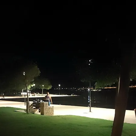 Apartament Alianthos *